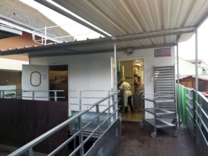 cuisine-modulaire-institut-st-paul-dourdan-essonne-vue-rampe-acces