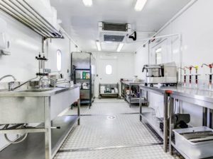 rie-val-st-quentin-cuisine-provisoire-vue-preparation-froide