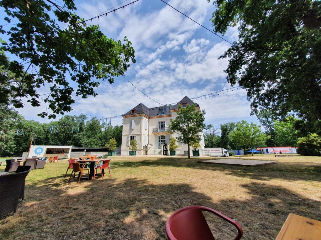 fronton-guinguette-chateau